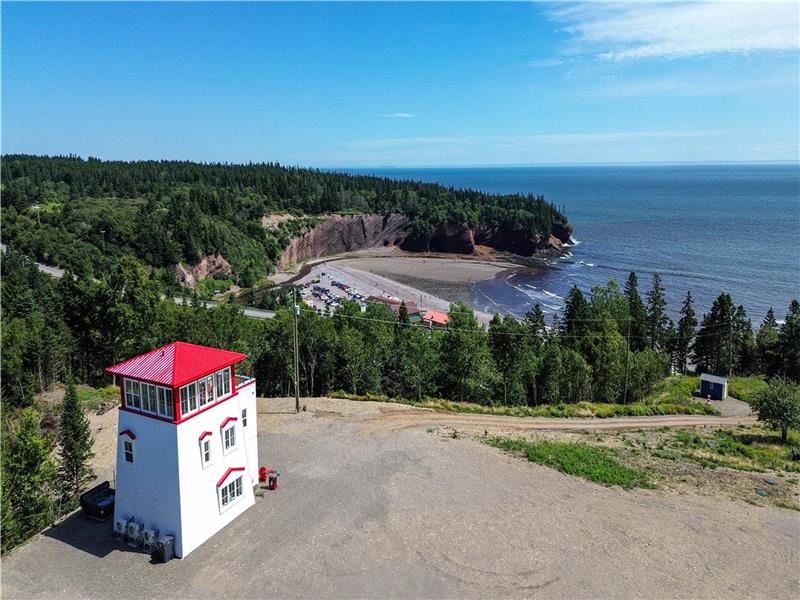 Unique Lighthouse Cottage with Amazing Views of the Sea Caves