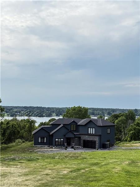 Waterfront Emerging Wine Country Haven | 3 King En Suites + 1 Queen Bedroom + Chef Kitchen