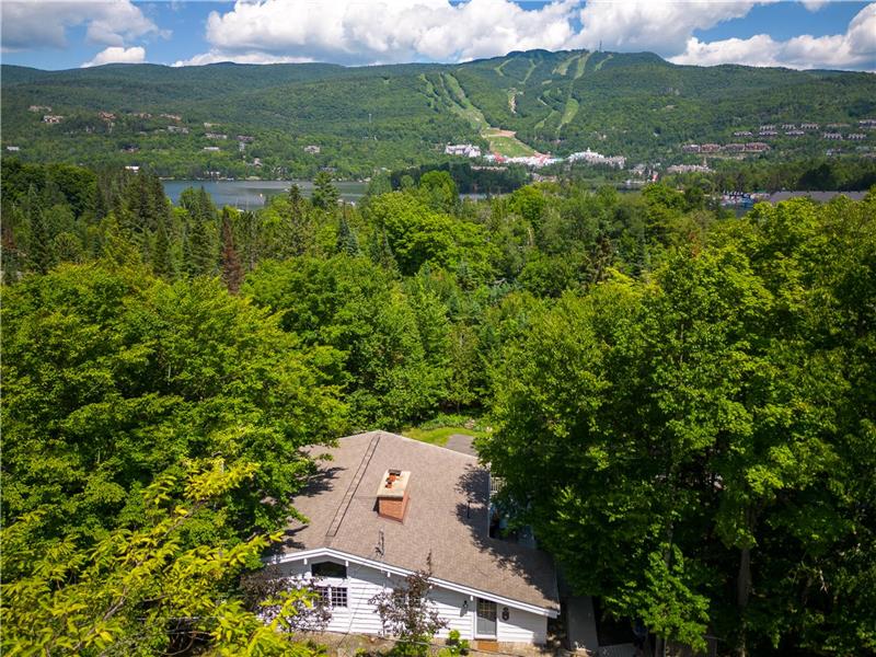 NEW! Chalet Maison Blanche | 6 Bedrooms |Hot tub & Sauna / Tremblant Living