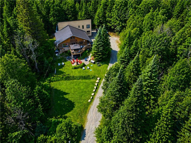 Nouveau Luxueux chalet LAC ST JOSEPH-SPA-Jeux Billard-Arcade-Ping Pong-SAUNA-PLAGE