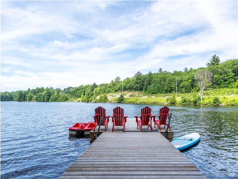 Bright, Year-Round Muskoka Waterfront Retreat With a Sauna