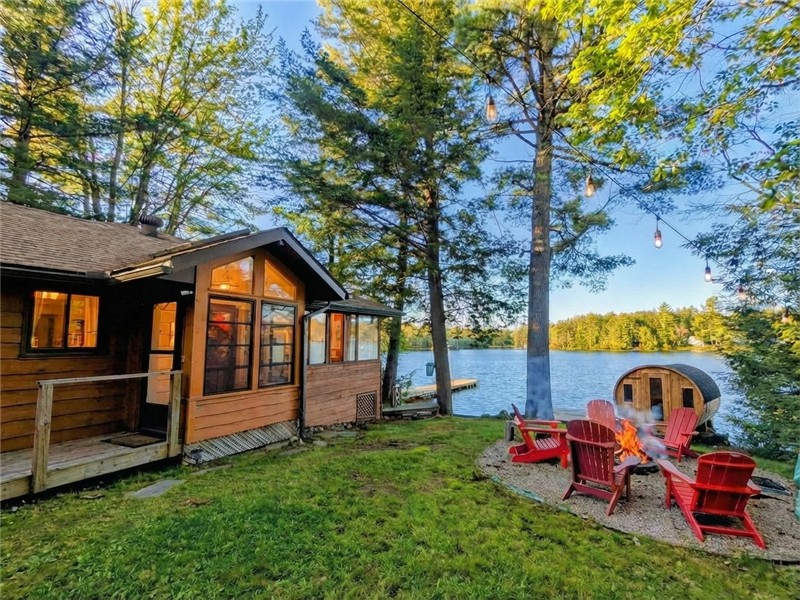 Muskoka Private Waterfront Cottage |Swim | Sauna | BBQ | Boardgame