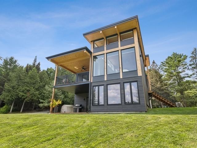 Chalet Skyville - Waterfront, Hot tub, Modern Comfort