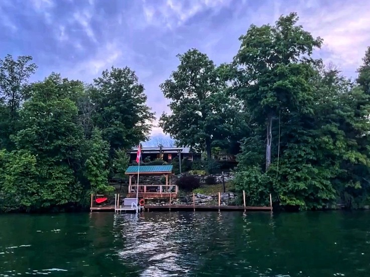 Upper Rideau Lakehouse
