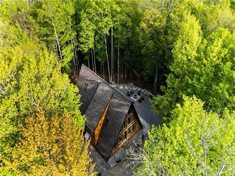 Chalet Haliburton | Hot Tub | Private Sauna