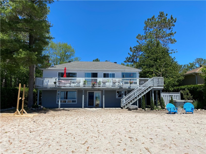 Paradise in Tiny on the water