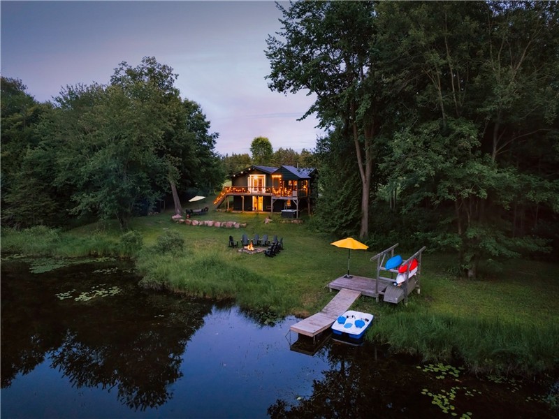 Chalet en bois rond | Bord de l'eau, spa, sauna et pêche
