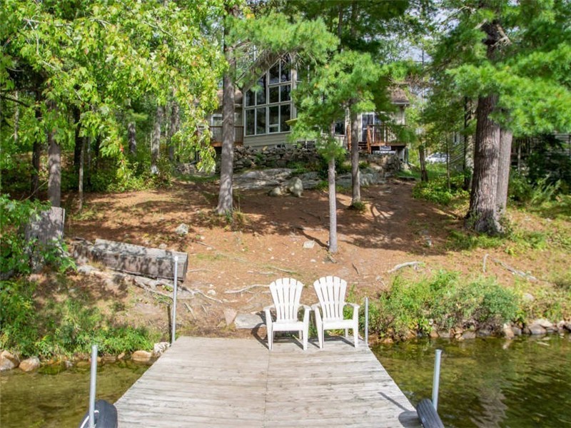 Six Mile Cottage - 30 mins to Bala, Includes Washer, Dryer, Dishwasher, on lovely Six Mile Lake!