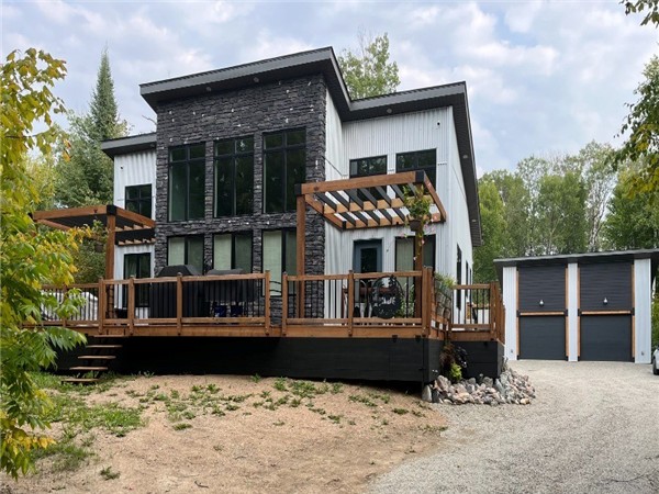 Beautiful 3-Bedroom Cottage in Pelican Inlet