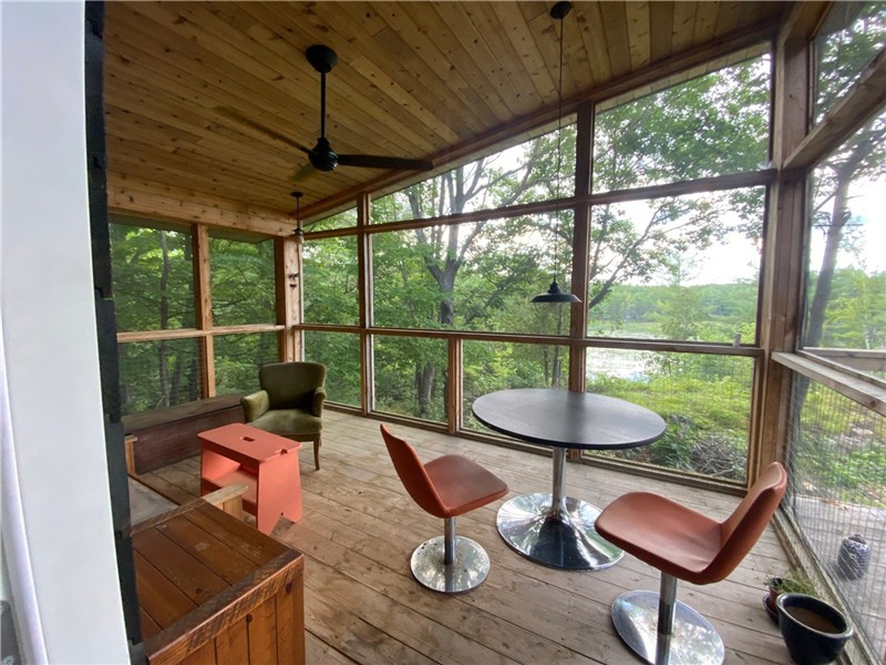 Luxury Nature Retreat with Hot Tub & Screened Porch