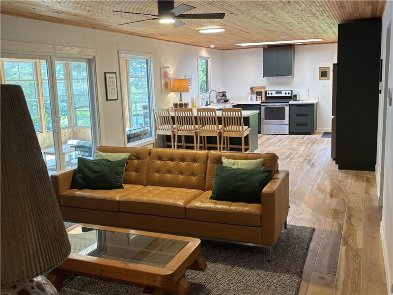 Modern Lakefront Cottage on Lower Buckhorn Lake | Sleeps 8