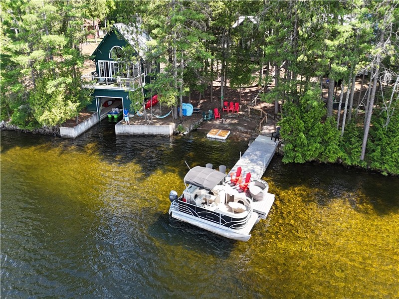 *New Lisitng* GlenCannon Summer House, Mazinaw Lake, Ontario, Canada