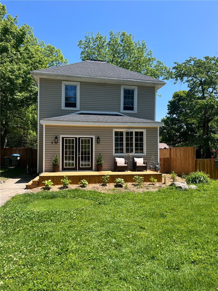 Four Louisa Street Bayfield - Steps from Main