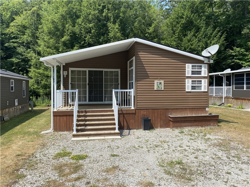 Spacious 3-Bedroom Muskoka Seasonal Family Retreat For Sale at Shamrock Bay Resort