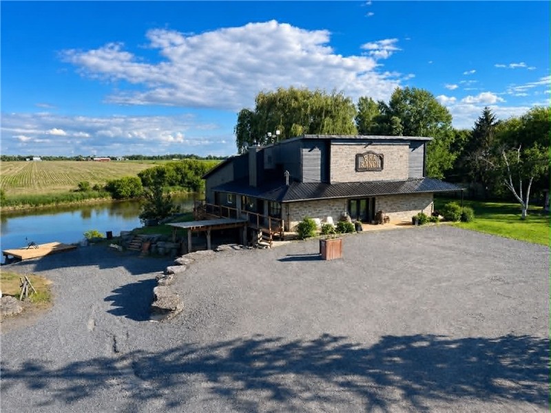 Rustic River Ranch Lodge | Hot Tub, Fire Pit & Family Retreat | Sleeps 10