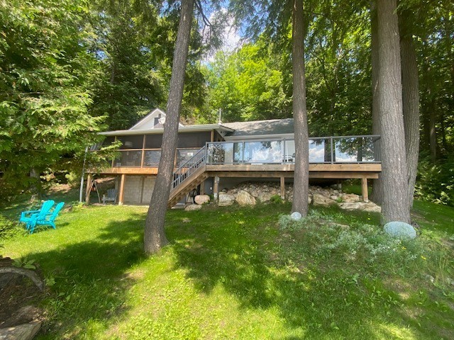 EXCLUSIVE ONE TIME OFFER !South Facing 3 bedroom Cottage on 2 Lakes! Bell WIFI -10 ACRES-BEACH