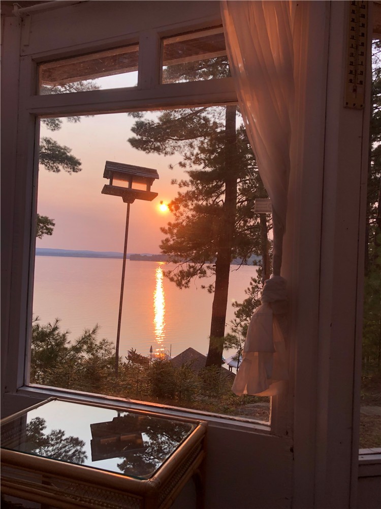 Beautiful Round Lake St. Patrick's Bay Cottage for rent!