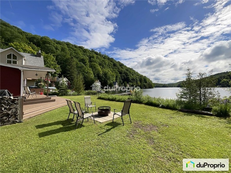 3 Season Cottage for Sale in Val Des Monts