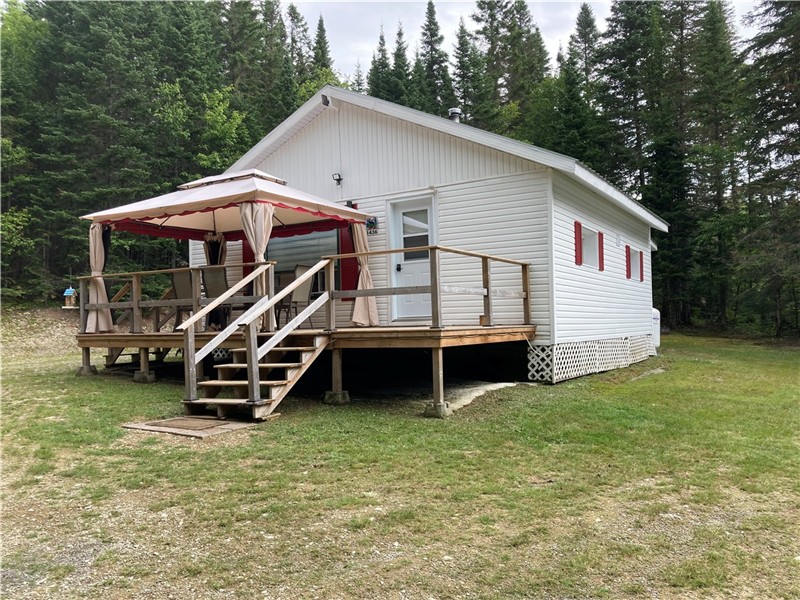Off-grid Hunter and Snowmobiler paradise on 1 acre leased Crown Land