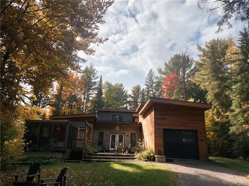 Branch & Balsam House Modern Forest Retreat