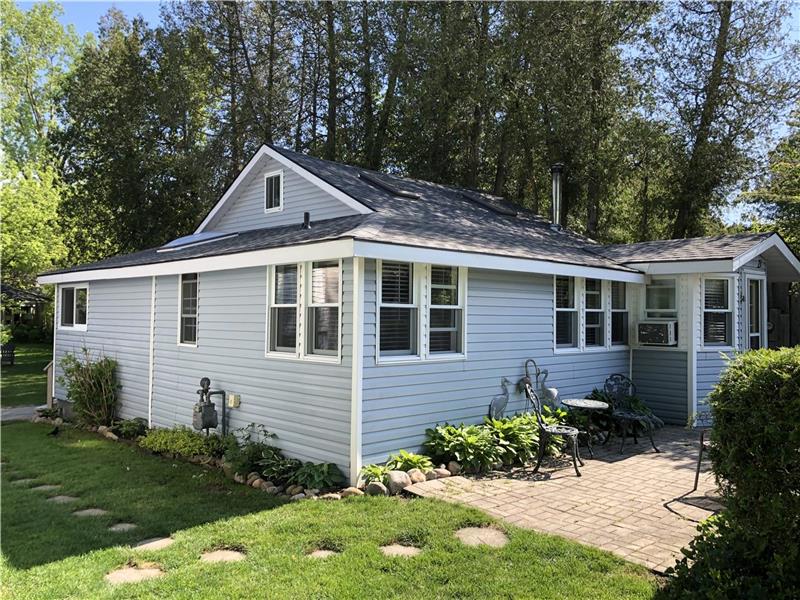 21 Delevan St Bayfield Cottage Rental Pl 9577 Cottagesincanada