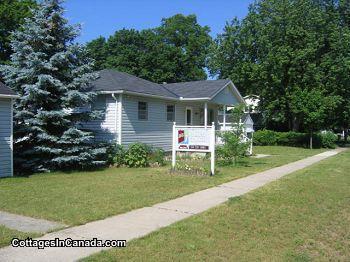 Back Yard Family Cottages With A C Port Elgin Cottage Rental