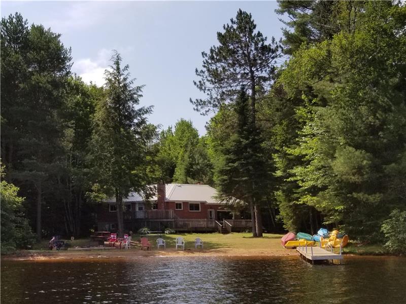 Beautiful Benoir Lake Bancroft Cottage Rental Di 9799