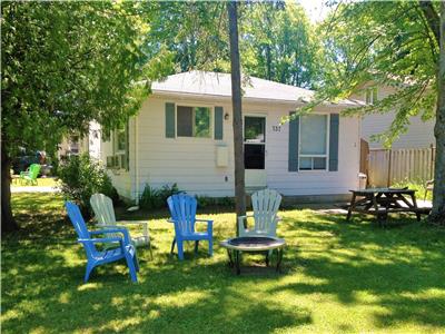 Cox's Corner Cottages-Perfectly Located And Only $925/Weekly This Summer!