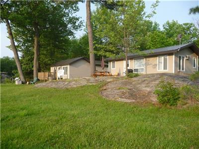 Affordable Getaway on the water. Close to Toronto - Wifi, A/C, Satellite - Free Kayaks & Canoes Inc.