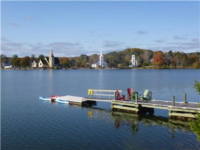 Famous Harbor View! Loon Lodge on Mahone Bay Harbor - Private Wharf, Boats, Bikes & Water Toys!