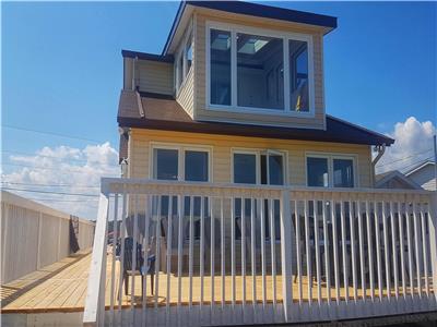 Beresford Beach House - Beautifully renovated four-season cottage on a stunning private beach