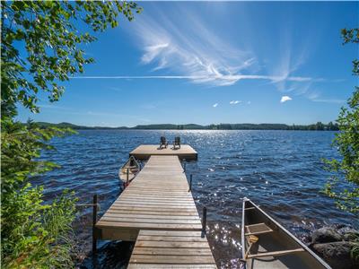 Beautiful Algonquin 12 Person Nipissing Cottage on Kawawaymog Lake