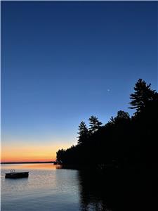 CALABOGIE!  Escape to our Lake! Enjoy quaint, adorable cottages private sand beach 1 hour Ottawa