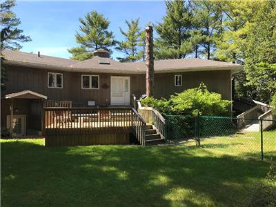 LODGEPOLE LODGE RETREAT!! COME AND ENJOY THE MAY LONG WEEKEND AT THE COTTAGE!!