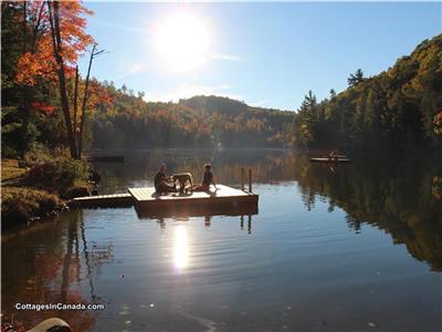 Miller Lodge, Private Getaway 25 min. from Downtown Ottawa - hot tub - High Speed Fiber Internet