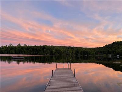Relax at Friendly Fires Getaway in Beautiful Val-des-Monts