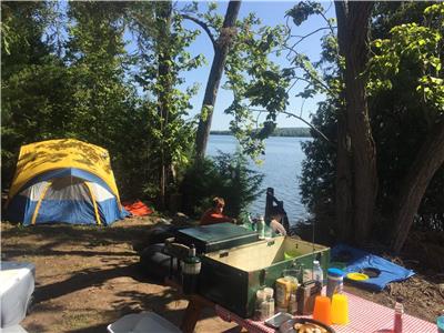 Lakeside Tenting Sites: NO BLACKFLIES