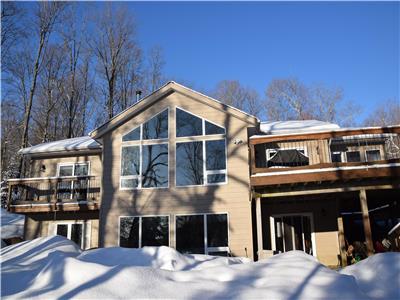 Magnifique Chalet Haliburton avec Bain à Remous