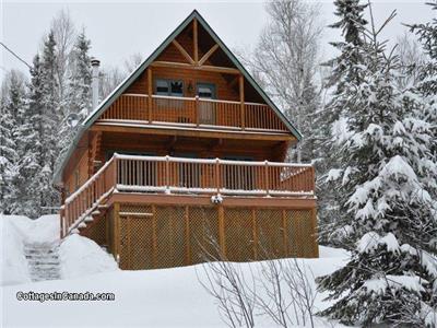 Le Malard Cottage | Private SPA, WiFi, Mont-Tremblant Area, 4 Stars Wood Log Chalet in Nature