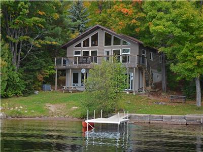 Mapleview Cottage... On the Sandy Shores of Bay Lake