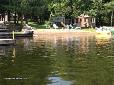 Bayview Cottages, beautiful shallow, sandy beach.