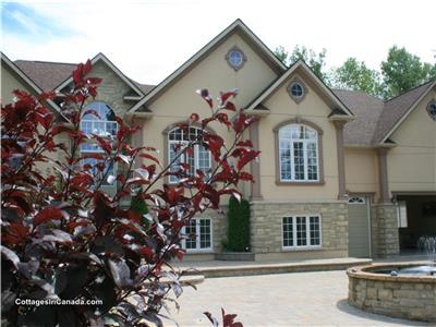 Luxury 6 Bedroom Lake Retreat Cottage Rentals in Wasaga Beach, Ontario