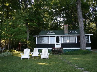 Jeffery Bay Cottages on Georgian Bay Waterfront - Private beach & forest trails