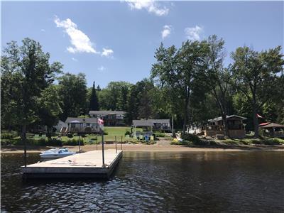 Cozy Commanda Lake Cottages (4 COTTAGES each have 3 BEDROOMS)