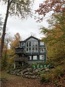 Stunning Muskoka Cottage in Lake of Bays - SPRING AVAILABILITY AND OPENINGS FOR SUMMER 2023