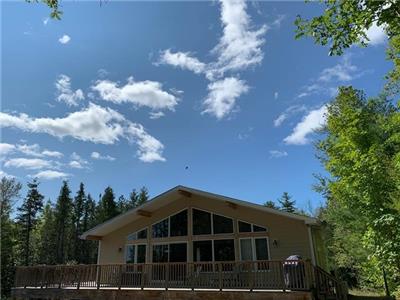 Lake front cottage for rent Calabogie