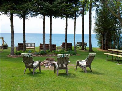 Morning Dove Lakefront Cottage Near Grand Bend... Life at the Lake! No Fees or Cleaning Charges!