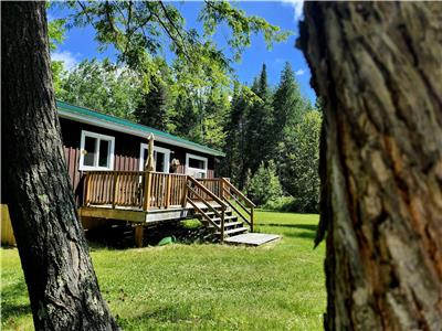 Lazy Bear Lodge à la rivière Madawaska