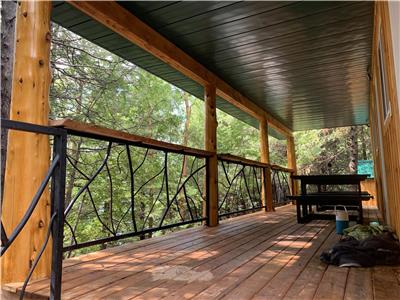 Lakeside Cabin: sleeps up 8- 12- 18 persons:WELCOME LARGE GROUPS