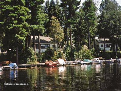 Pinewood Cottages and Trailer Park